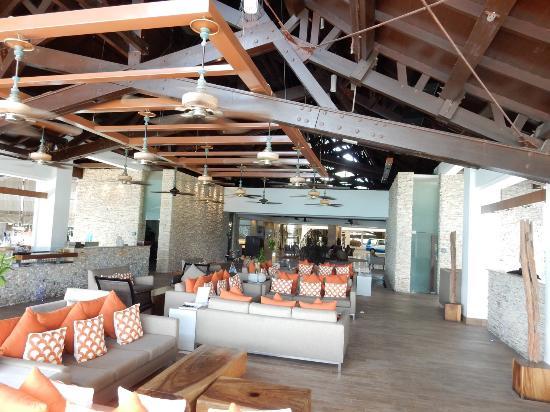 Breeze Lounge